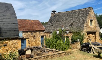 Between Sarlat and Montignac, property of character situated in a quiet area with no close neighbours. Lots of character.