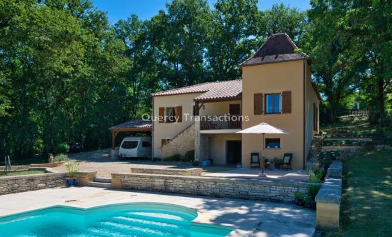 Secteur CENAC - Ravissante Maison contemporaine avec pigeonnier sur 1ha29 avec vue imprenanble et piscine chauffée
