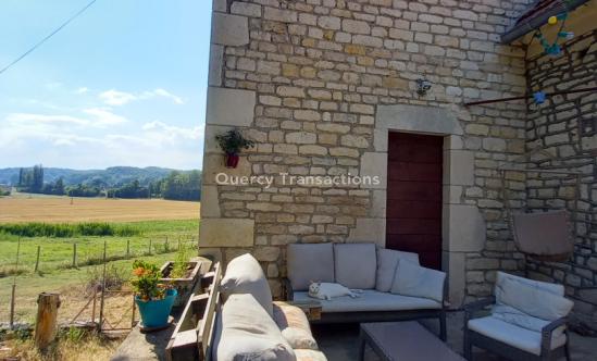 Région Sud-Cahors -  propriété en pierre rénovée avec terrain (2739 m²)