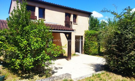 Proche Cahors 1ere périhérie . Quartier résidentiel . Maison  T5 avec jardin et garage 