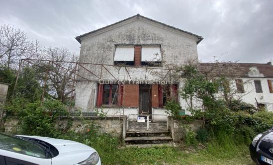 MAISON A RENOVER DE 132 M² AU COEUR DU VILLAGE DE SAUZET