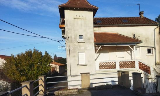 Cahors quartier résidentiel Maison T4 avec jardin, garage et dépendance .