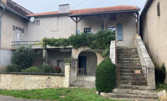 Cahors à 15 mn  dans un village maison en pierre avec grange