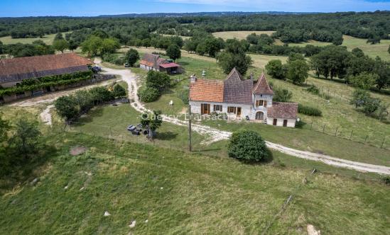 Proche Rocamadour, Padirac et chemin de Compostelle, corps de ferme au coeur de 80 Ha